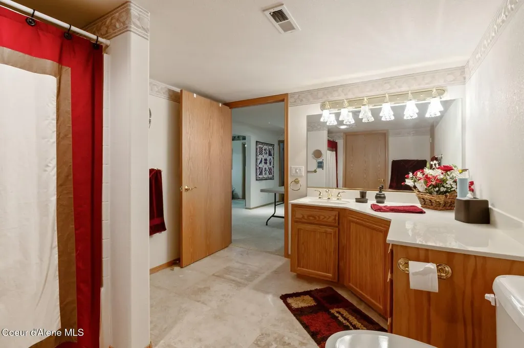 212 Ponder Point Drive Sandpoint ID 83864