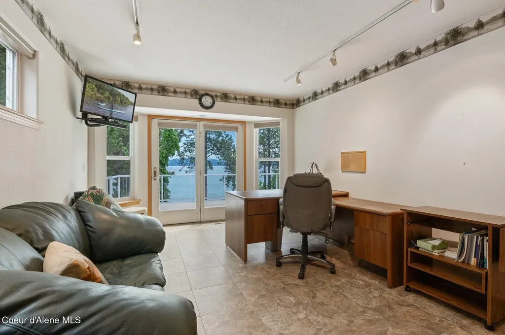 212 Ponder Point Drive Sandpoint ID 83864