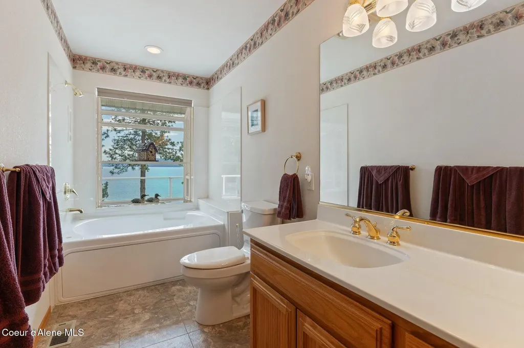 212 Ponder Point Drive Sandpoint ID 83864