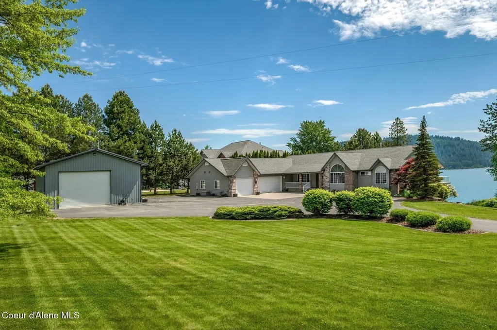 212 Ponder Point Drive Sandpoint ID 83864
