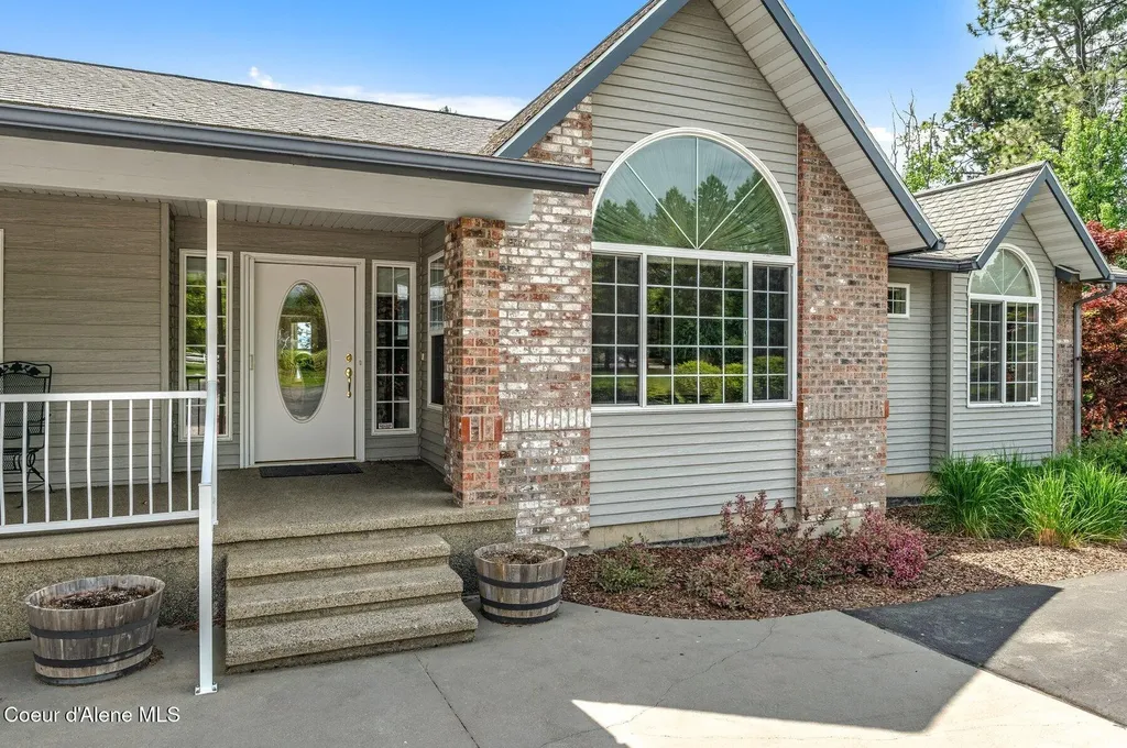 212 Ponder Point Drive Sandpoint ID 83864