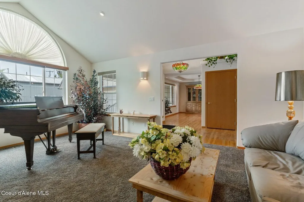 212 Ponder Point Drive Sandpoint ID 83864
