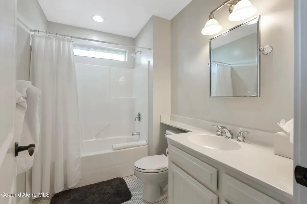 1515 Northshore Drive Sandpoint ID 83864