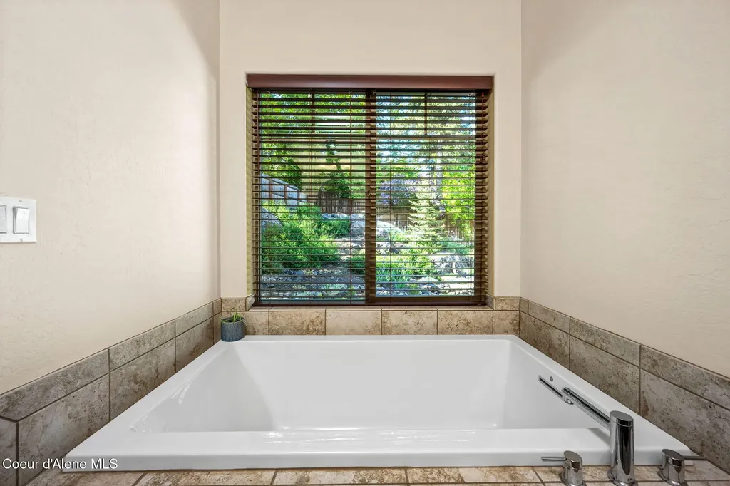 1997 E Avondale Lane Hayden ID 83835