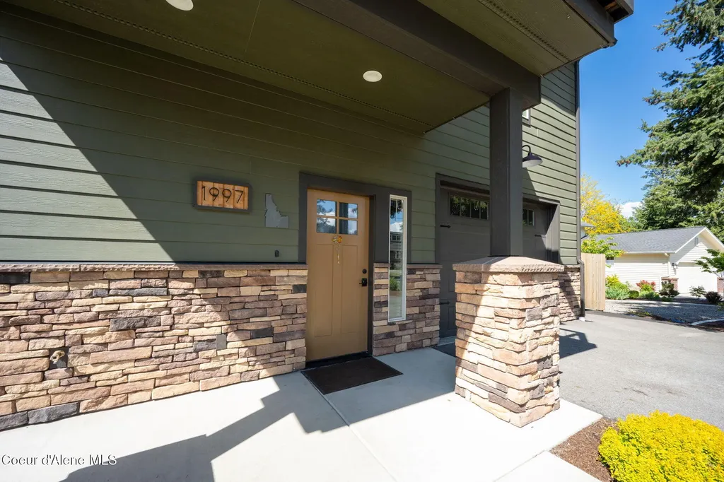 1997 E Avondale Lane Hayden ID 83835