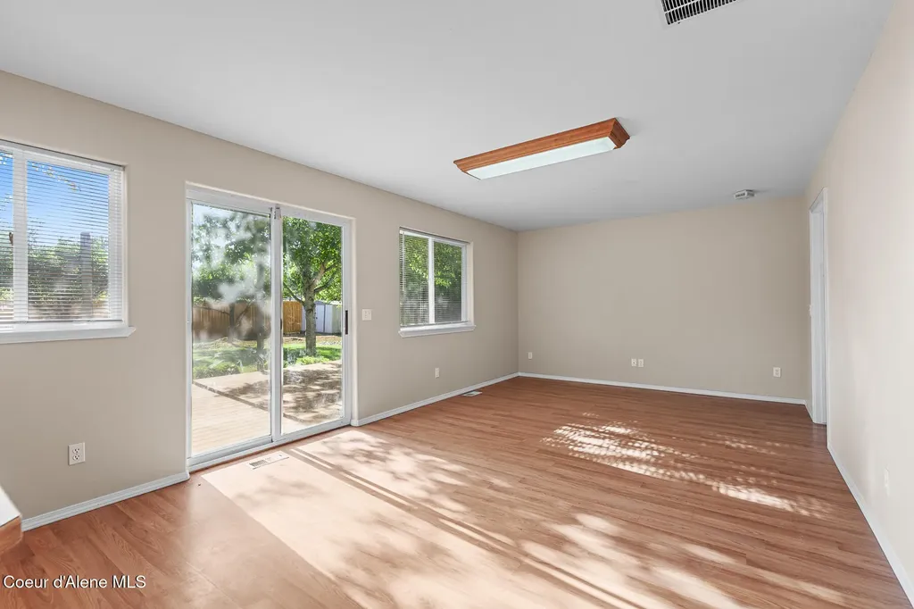 8393 N Cloverleaf Drive Hayden ID 83835