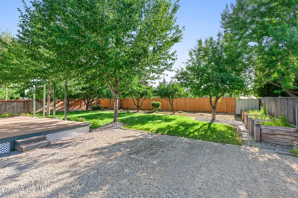8393 N Cloverleaf Drive Hayden ID 83835