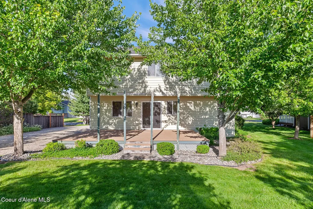 8393 N Cloverleaf Drive Hayden ID 83835