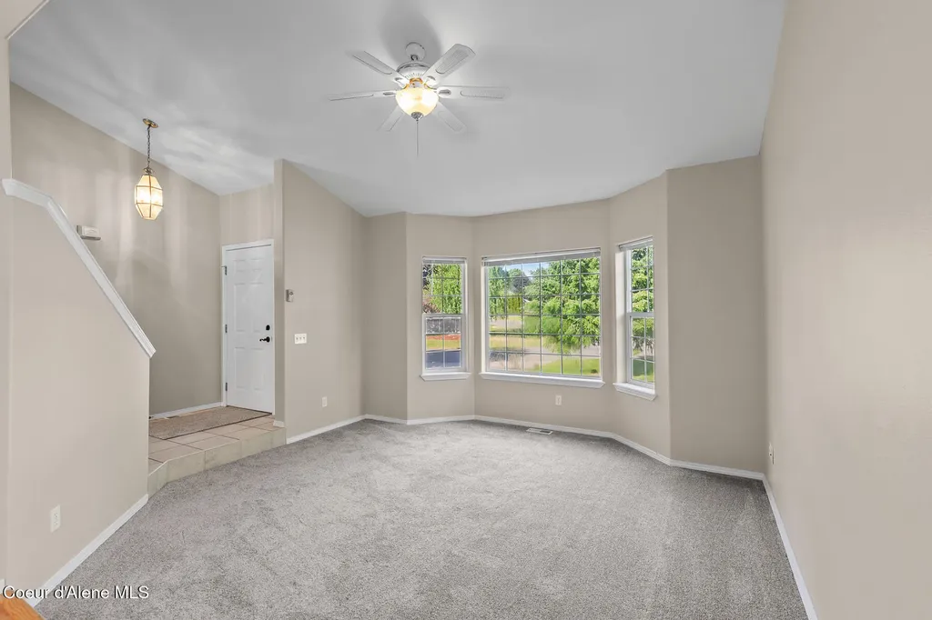 8393 N Cloverleaf Drive Hayden ID 83835
