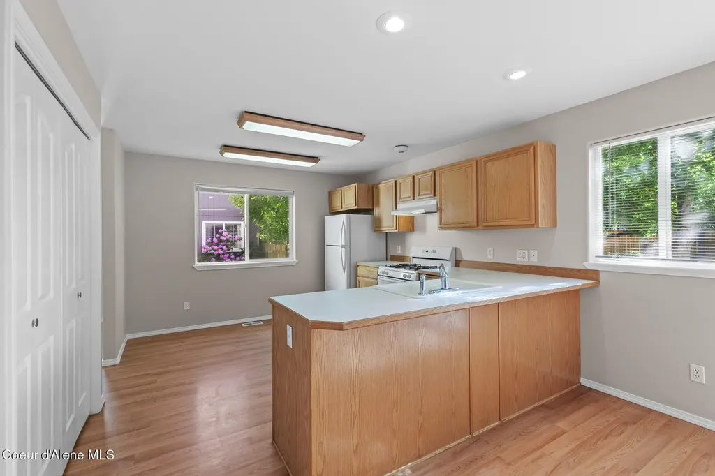 8393 N Cloverleaf Drive Hayden ID 83835