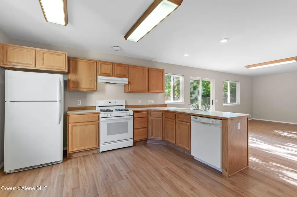 8393 N Cloverleaf Drive Hayden ID 83835