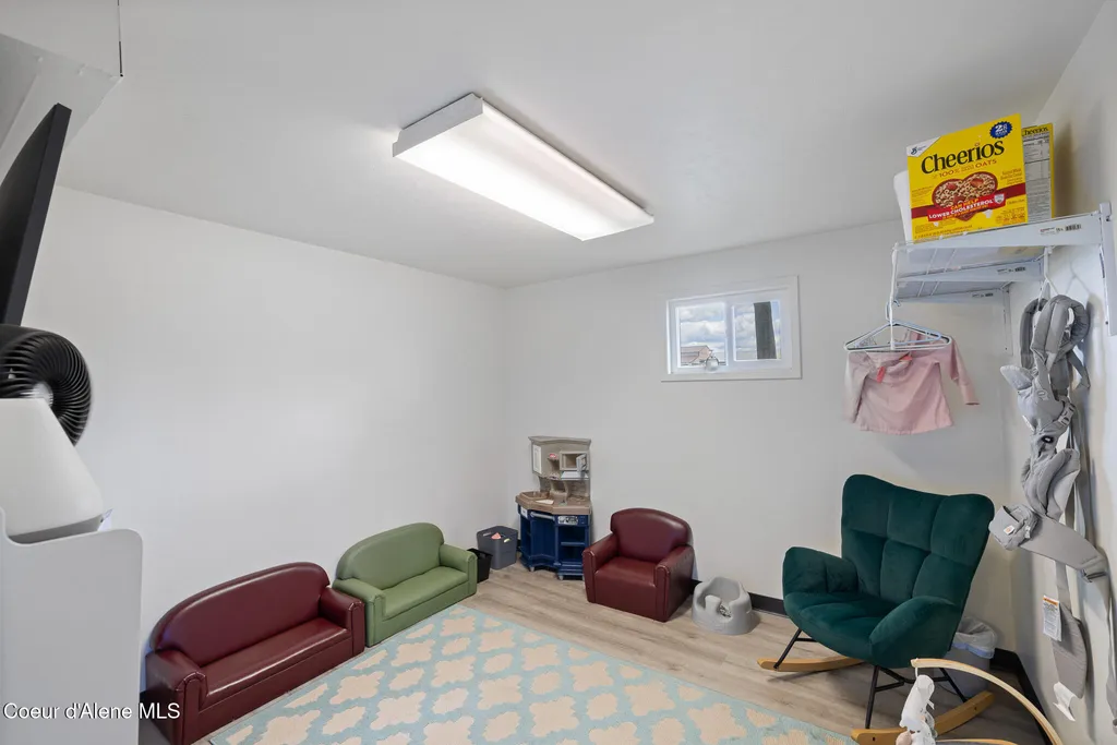 1527 E 16th Avenue Post Falls ID 83854