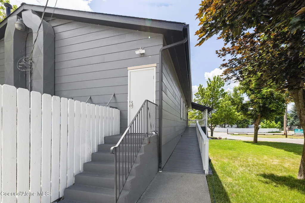 1527 E 16th Avenue Post Falls ID 83854