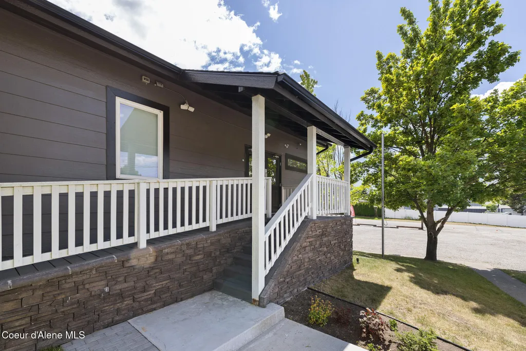 1527 E 16th Avenue Post Falls ID 83854