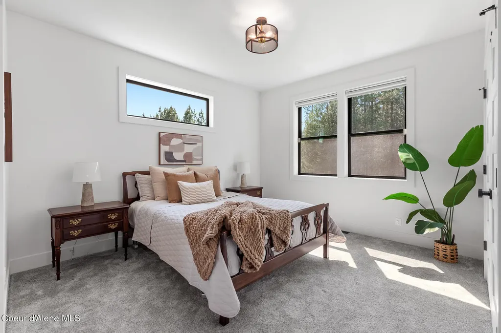 11733 N Blue Jay Loop Hayden ID 83835