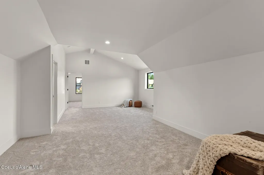 11733 N Blue Jay Loop Hayden ID 83835