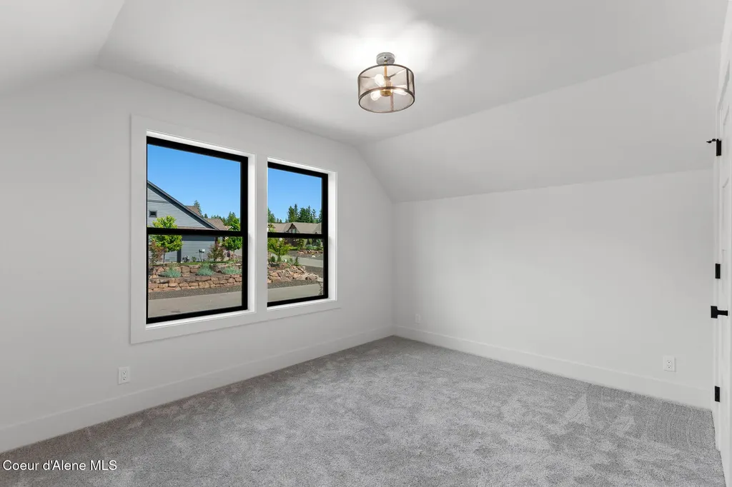 11733 N Blue Jay Loop Hayden ID 83835