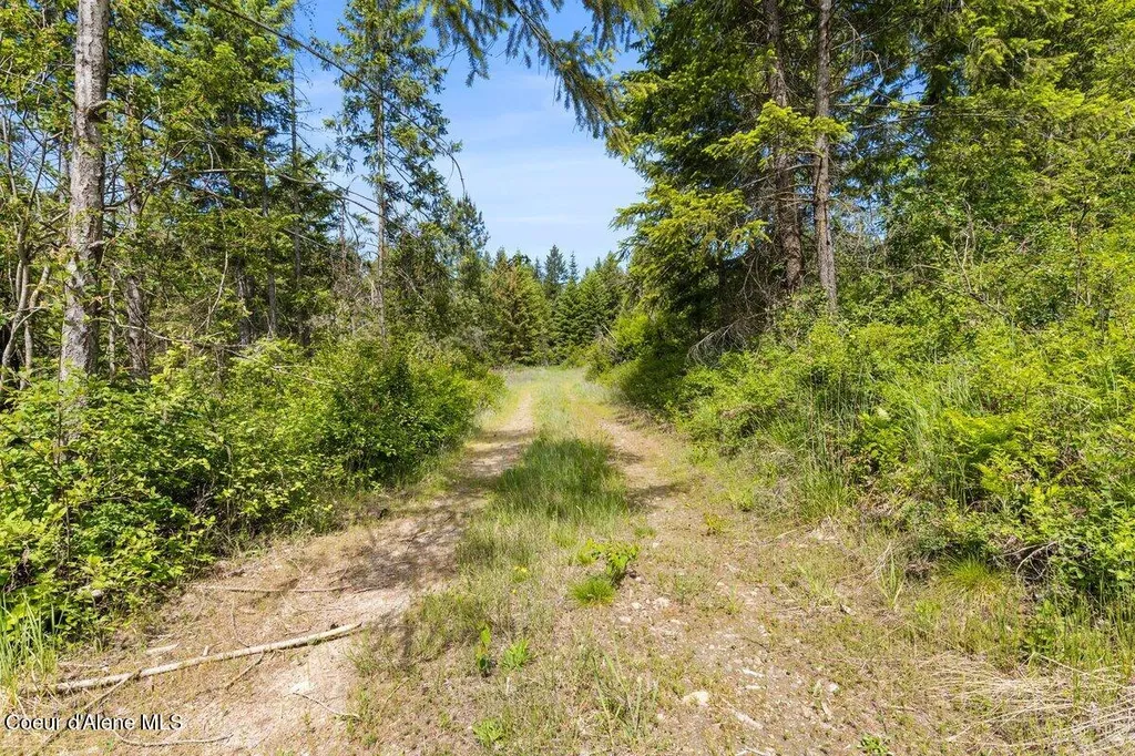 Nka Trails End Road Athol ID 83801