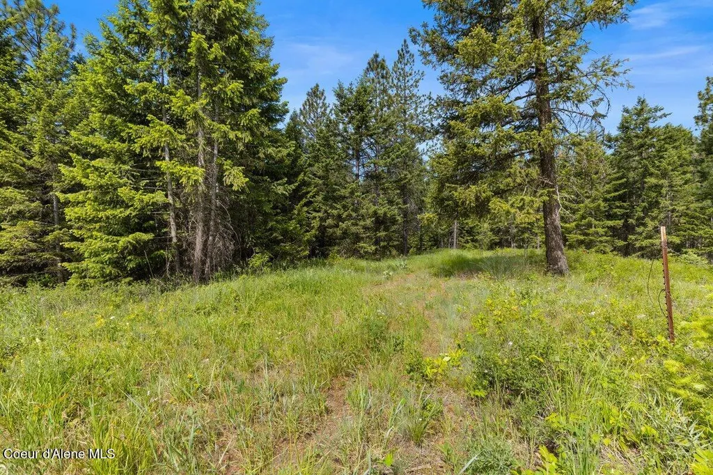 Nka Trails End Road Athol ID 83801