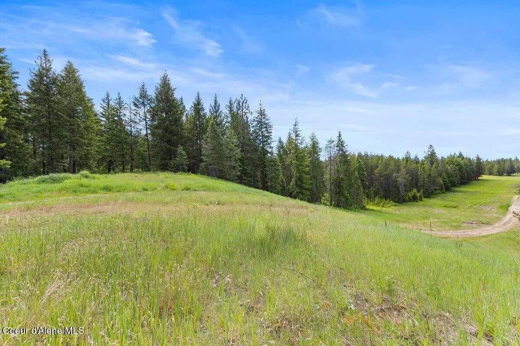 Nka Trails End Road Athol ID 83801