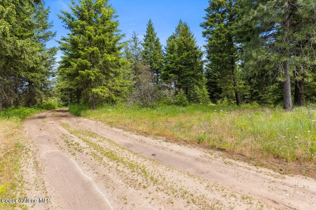 Nka Trails End Road Athol ID 83801