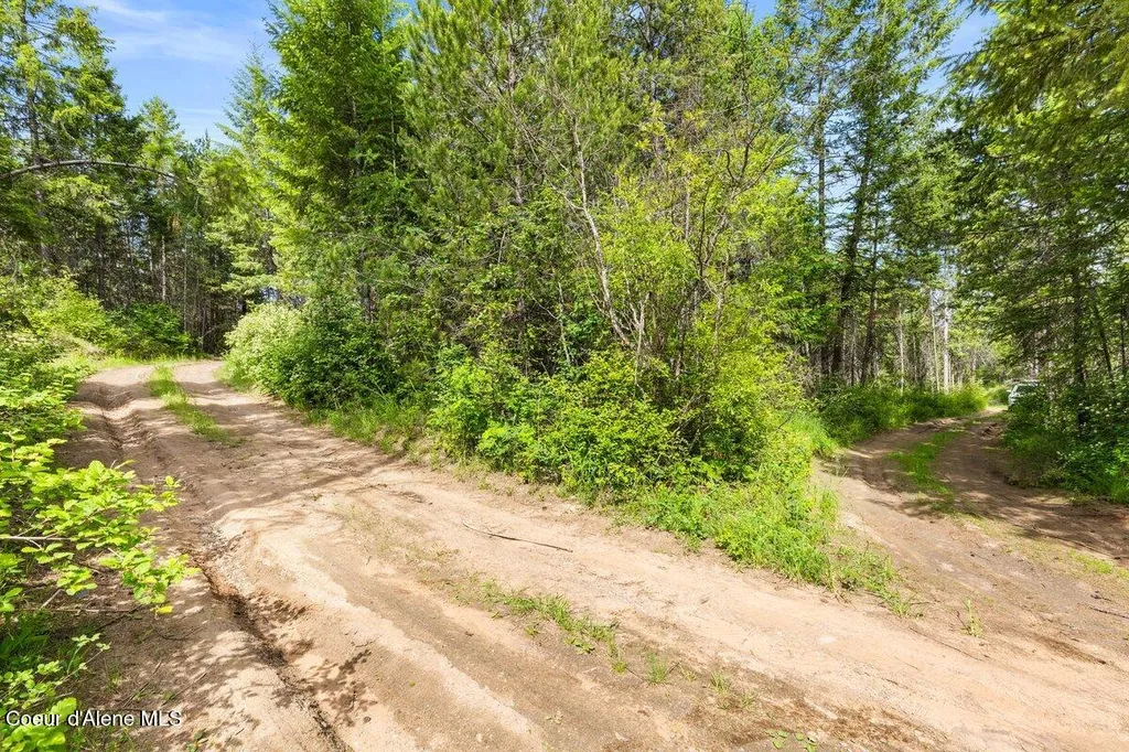 Nka Trails End Road Athol ID 83801