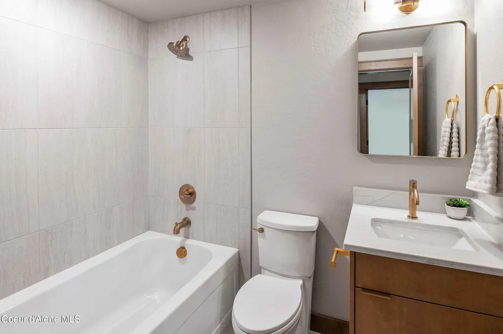 38 Olaf Court Sandpoint ID 83864