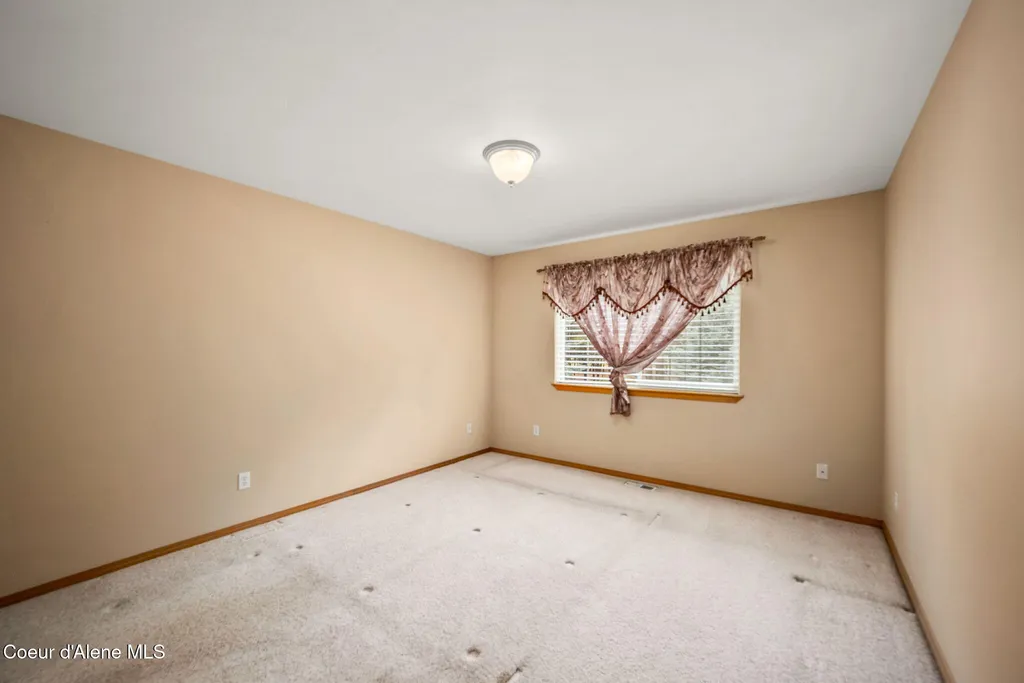 30296 N Wheatridge Road Athol ID 83801