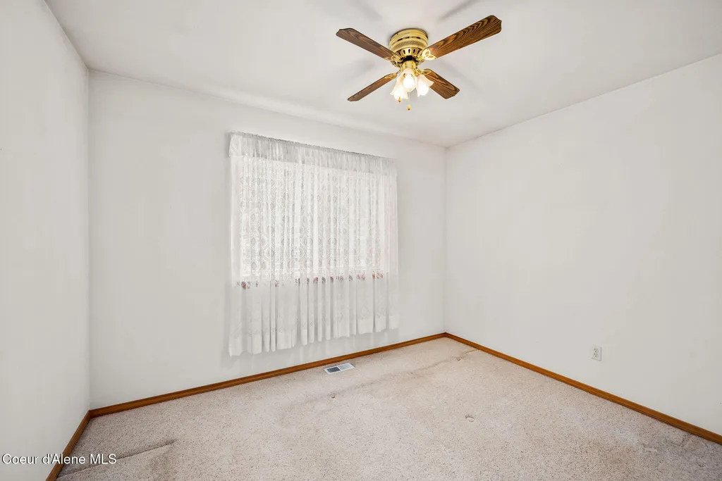 30296 N Wheatridge Road Athol ID 83801