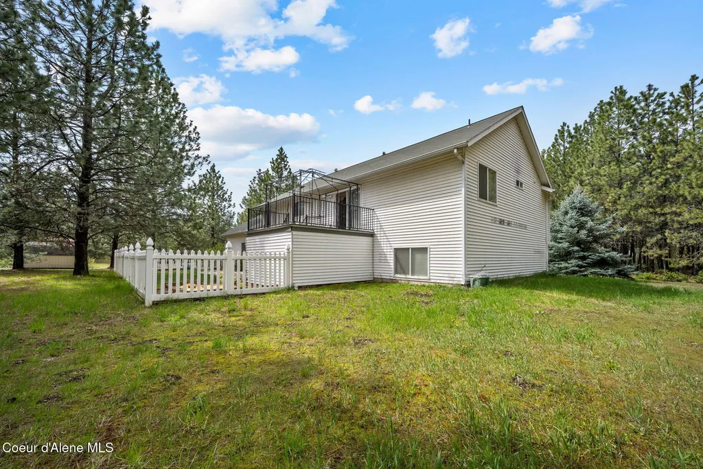 30296 N Wheatridge Road Athol ID 83801