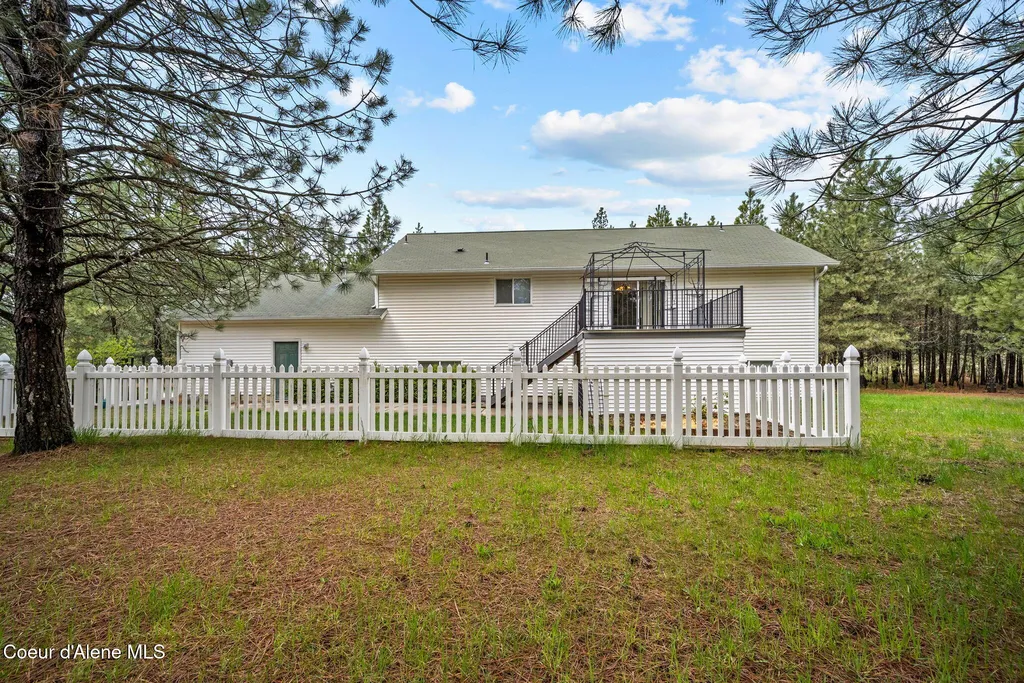 30296 N Wheatridge Road Athol ID 83801
