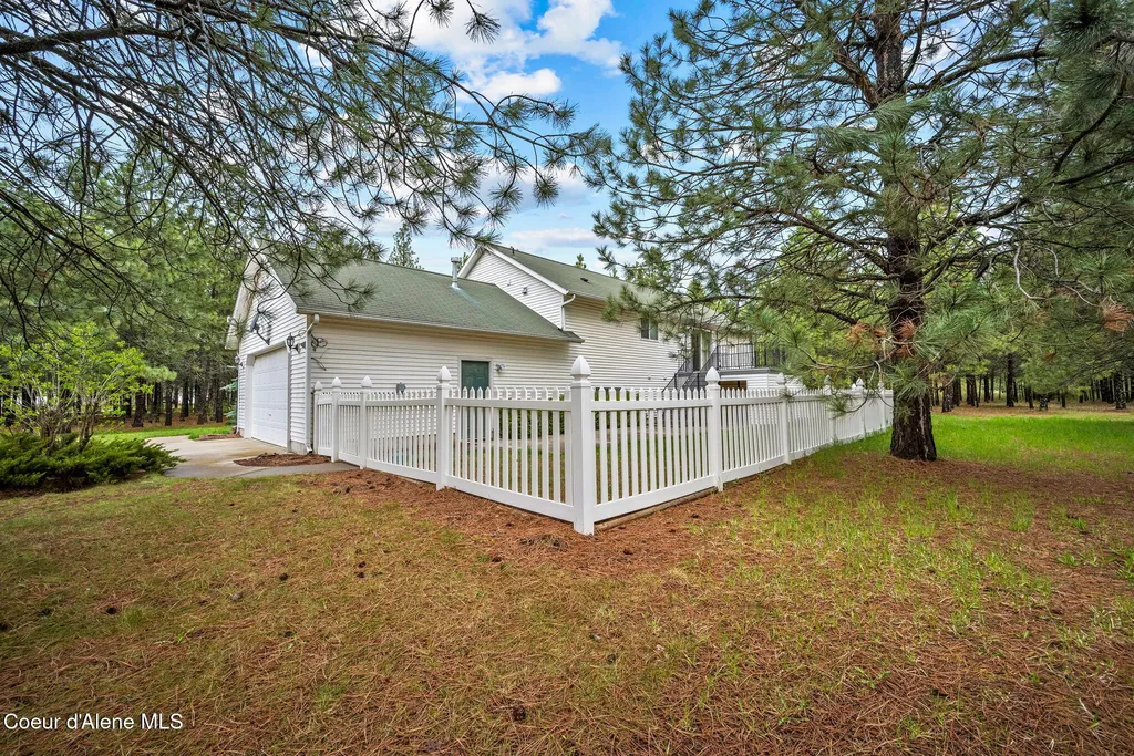 30296 N Wheatridge Road Athol ID 83801