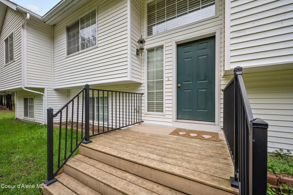 30296 N Wheatridge Road Athol ID 83801