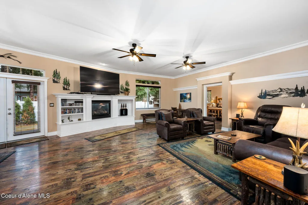 807 S Riverside Harbor Drive Post Falls ID 83854