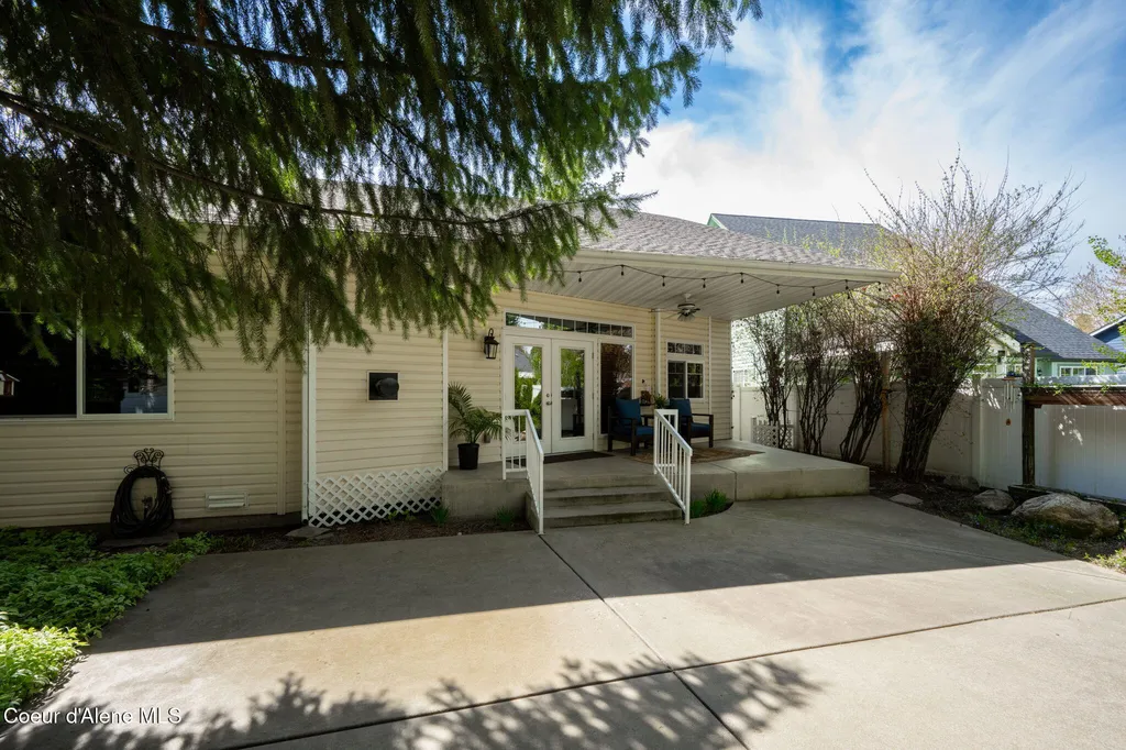 807 S Riverside Harbor Drive Post Falls ID 83854