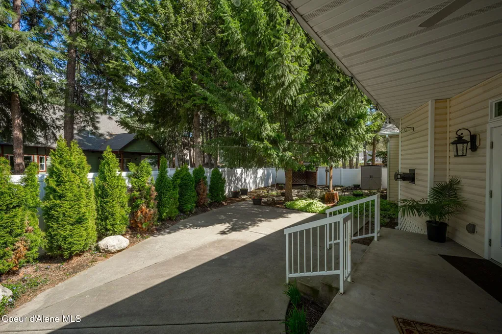 807 S Riverside Harbor Drive Post Falls ID 83854
