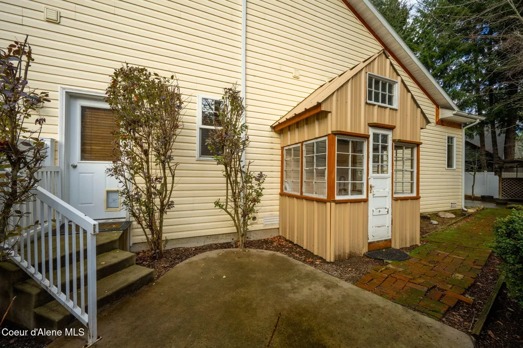807 S Riverside Harbor Drive Post Falls ID 83854