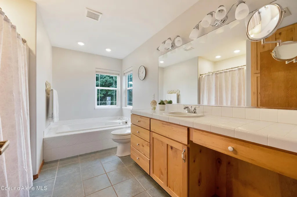 8533 N Tartan Drive Hayden ID 83835