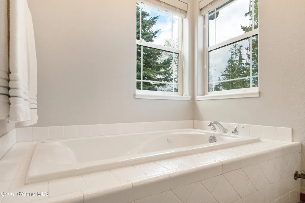 8533 N Tartan Drive Hayden ID 83835