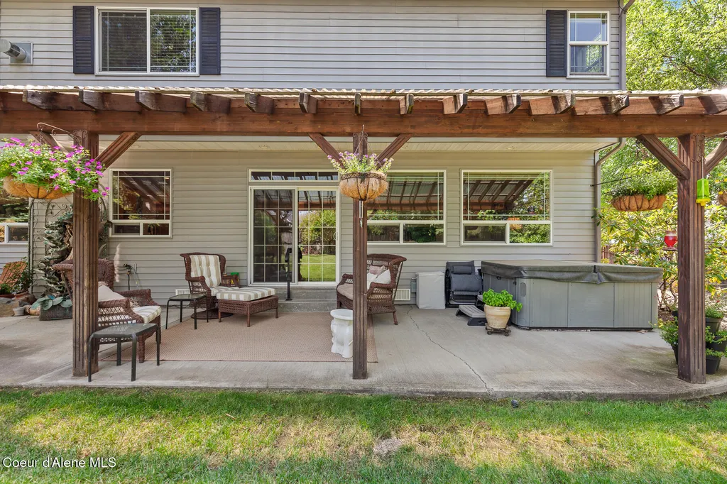 8533 N Tartan Drive Hayden ID 83835