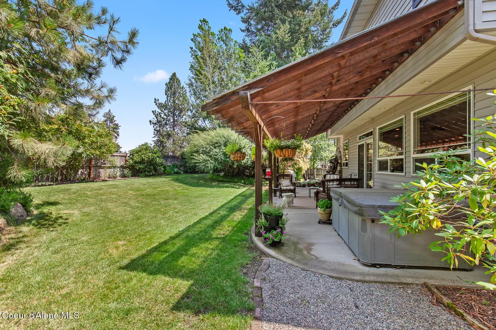 8533 N Tartan Drive Hayden ID 83835