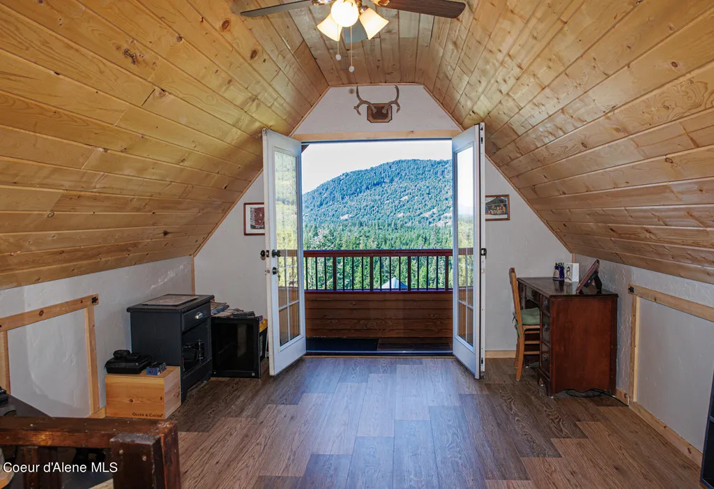 2565 Upper Pack River Road Sandpoint ID 83864