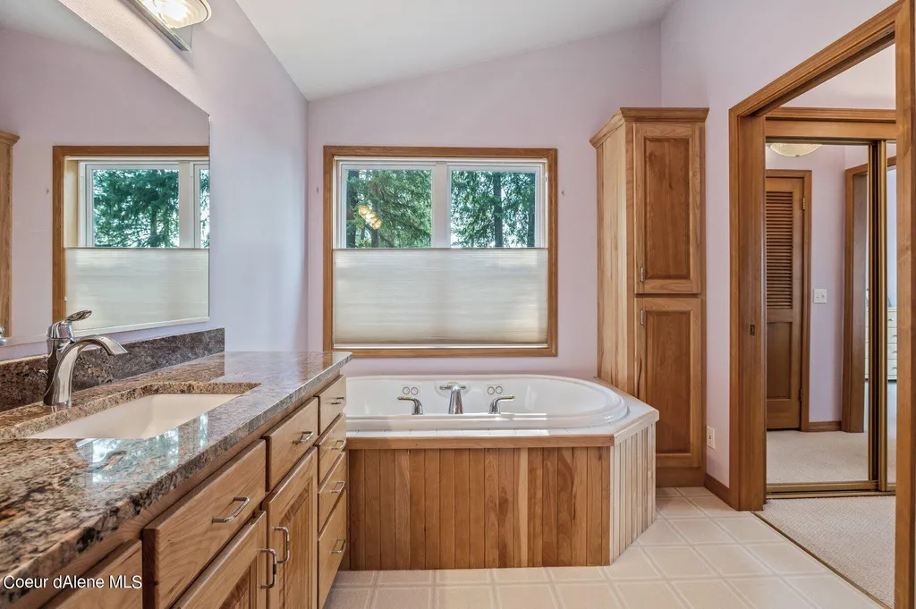118 Alpine Lane Hope ID 83836
