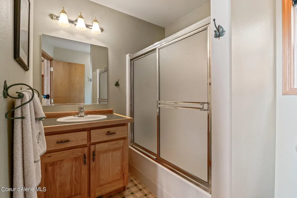 118 Alpine Lane Hope ID 83836