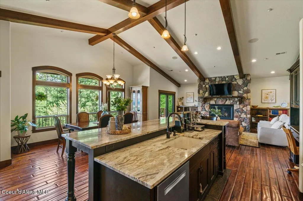 3801 S Carpenter Loop Post Falls ID 83854