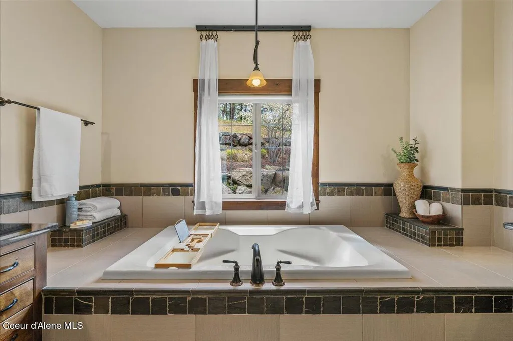 3801 S Carpenter Loop Post Falls ID 83854