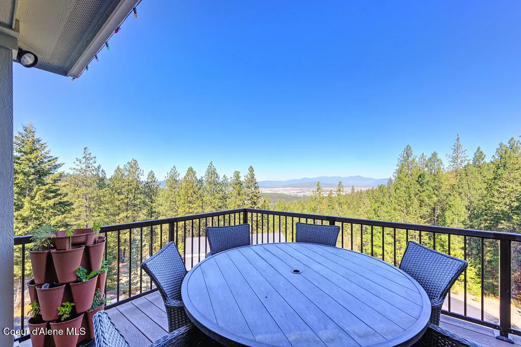 3801 S Carpenter Loop Post Falls ID 83854