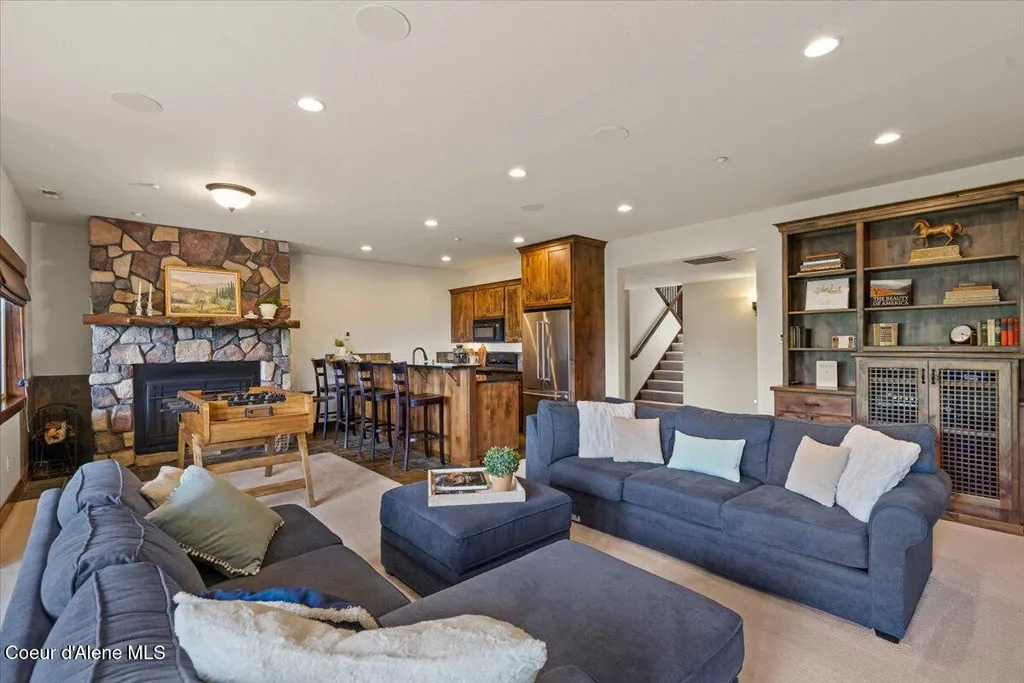 3801 S Carpenter Loop Post Falls ID 83854