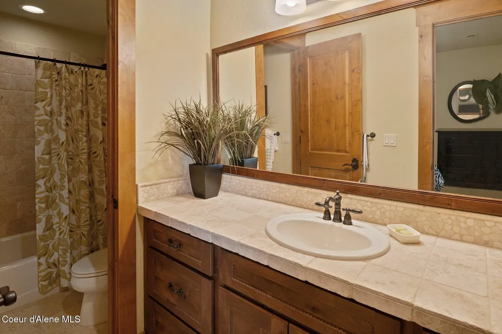 398 N Idaho Club Drive Sandpoint ID 83864