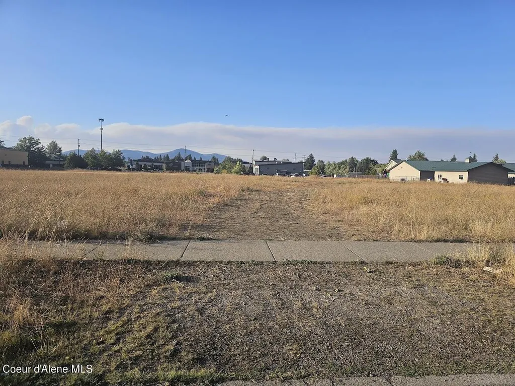 3331 E Jenalan Avenue Post Falls ID 83854